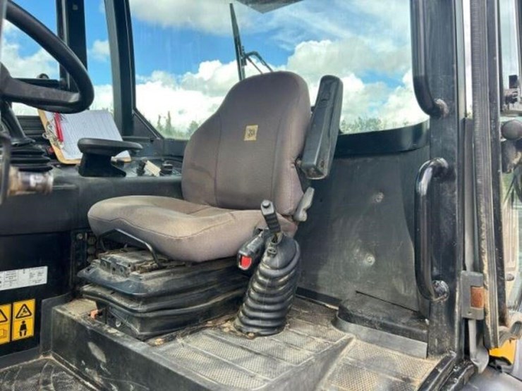 2019-jcb-409-image-18