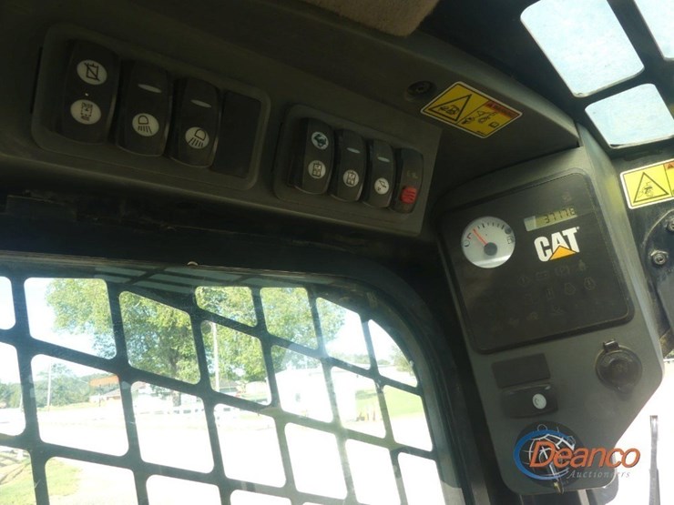 2012-caterpillar-299d-image-10