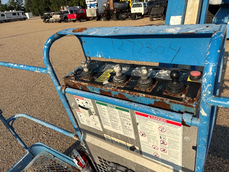 #2217-•-2012-genie-z80-manlift-image-5