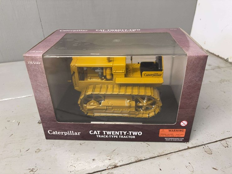 caterpillar-16-image-8