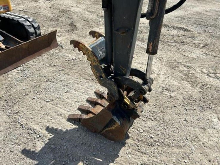 2016-deere-17g-image-20