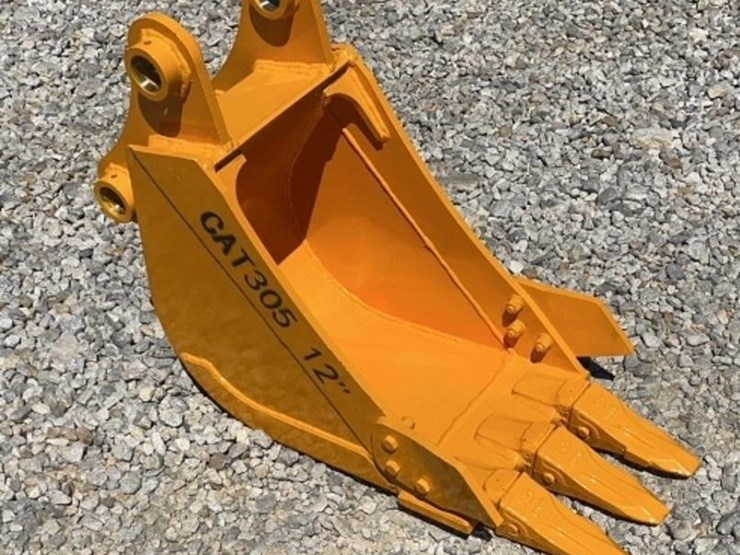 giyi-12"-excavator-bucket-fits-cat-305-image-1