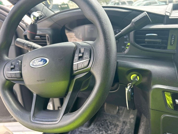 2021-ford-explorer-image-14