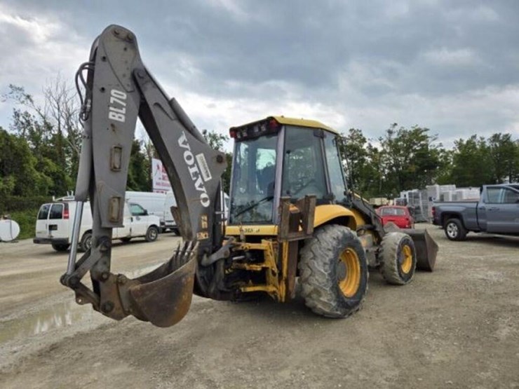 2009-volvo-bl70-image-5
