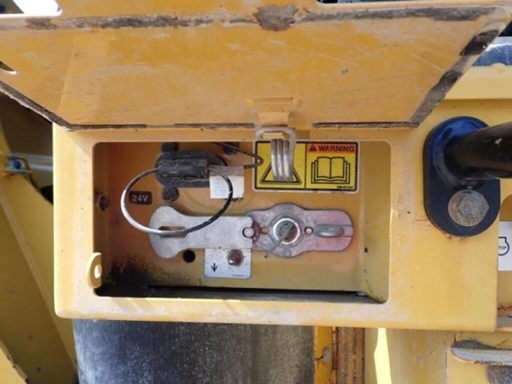 2014-caterpillar-950k-image-46