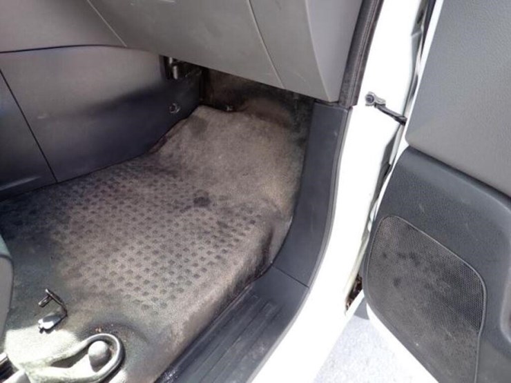 2019-nissan-nv200-image-42