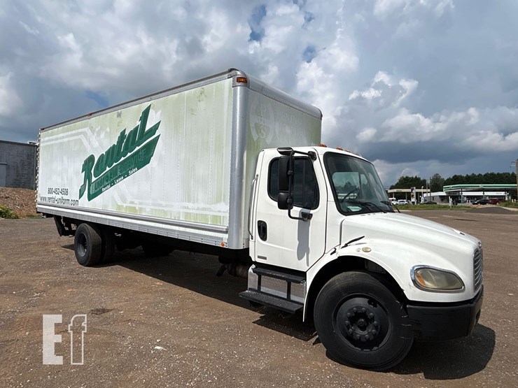 2005-freightliner-business-class-m2-106-image-2