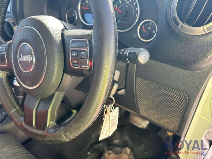 2011-jeep-wrangler-image-13