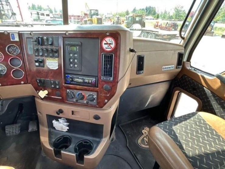 2014-mack-gu533-granite-w/jwh-60-ton-t/a-rolloff-t-image-15