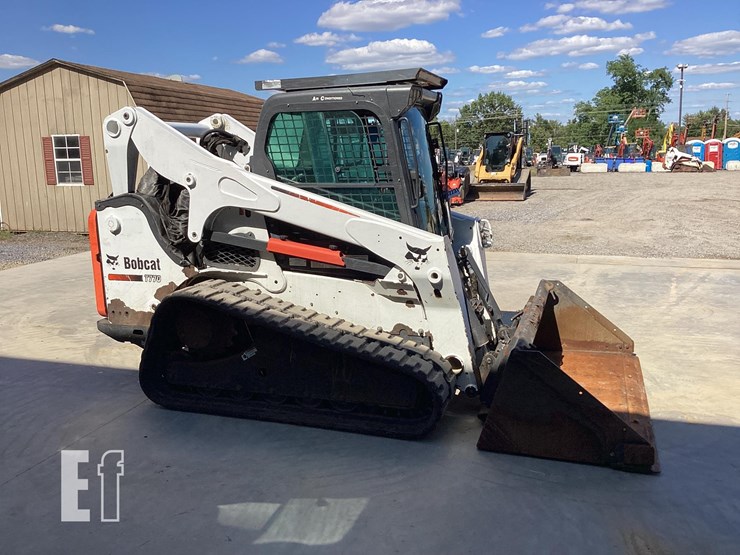 2011-bobcat-t770-image-12