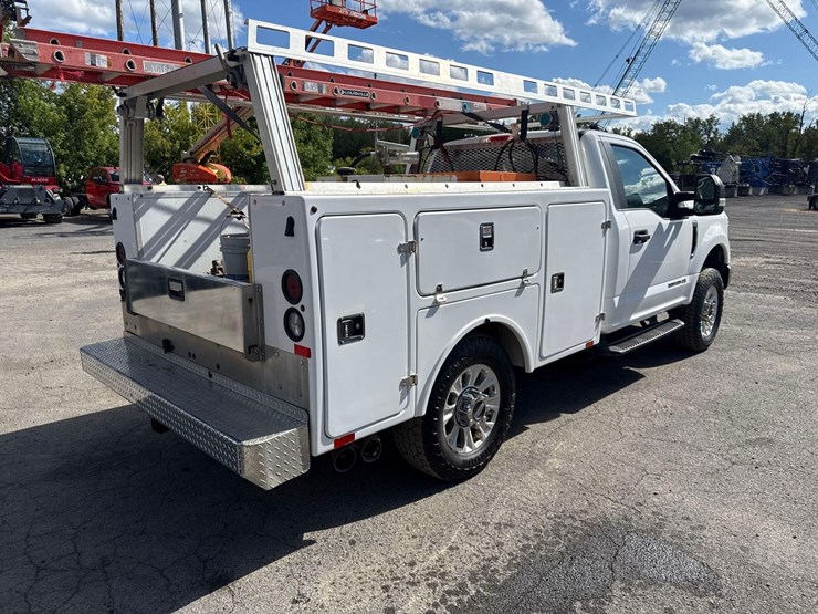 2022-ford-f350-image-3