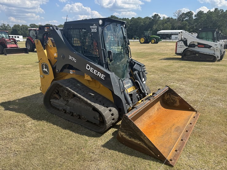 2024-deere-317g-image-3