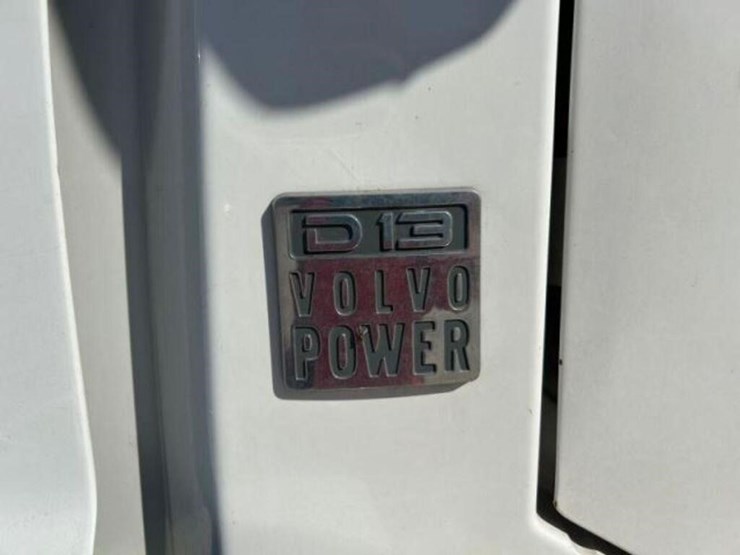 2013-volvo-t/a-hiway-tractor---day-cab-4v4nc9egxdn-image-25