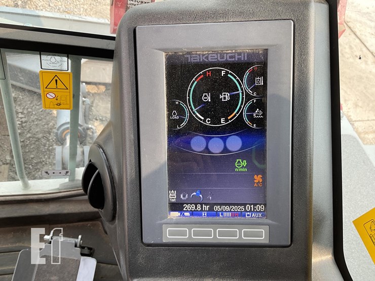 2022-takeuchi-tb2150-image-24
