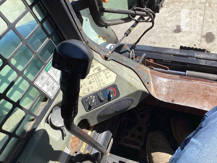2013-bobcat-t770-image-22