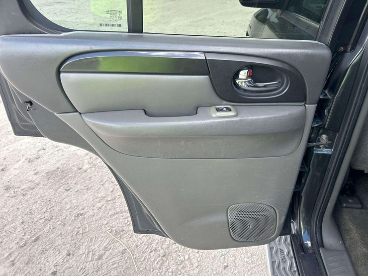 2004-gmc-envoy-image-15