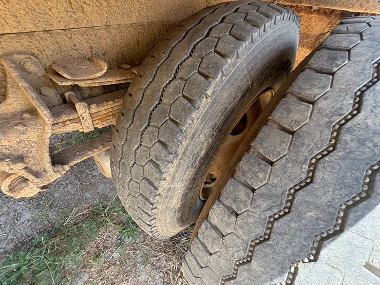 2003-international-durastar-4300-image-6