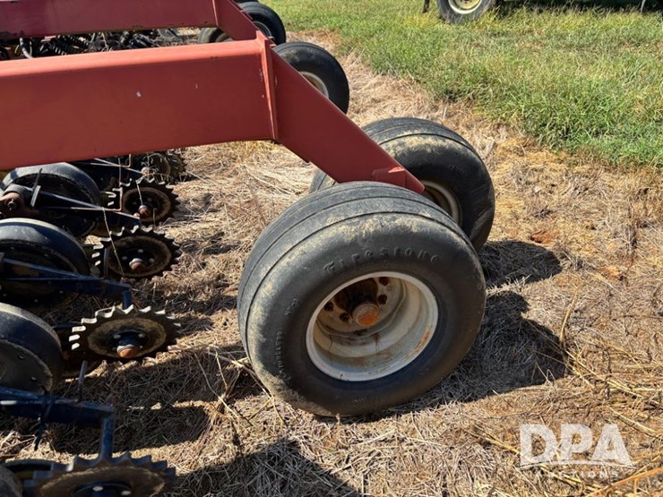 case-ih-2400-image-42