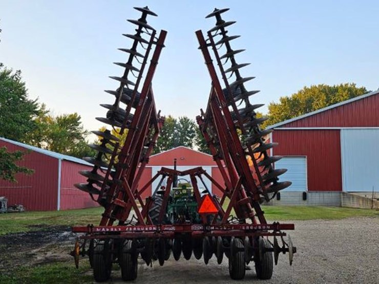 massey-ferguson-820-image-2