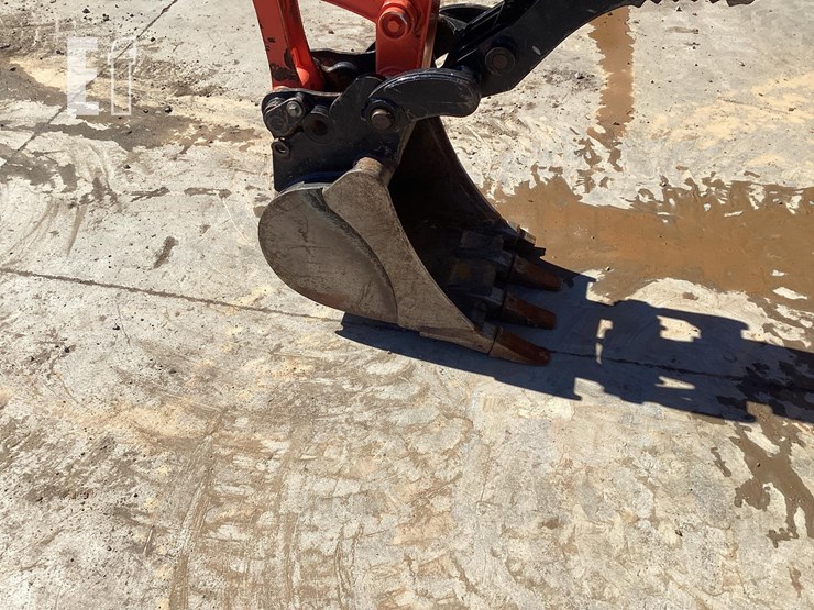 2023-kubota-kx033-4-image-18