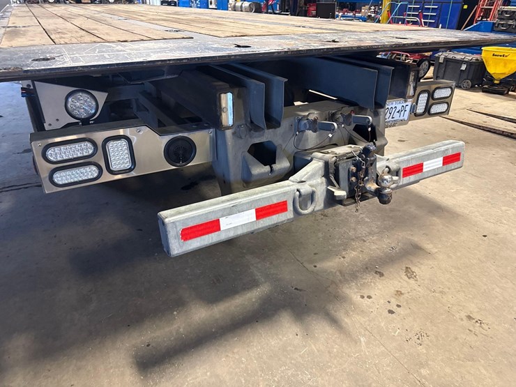 2017-peterbilt-367-image-5