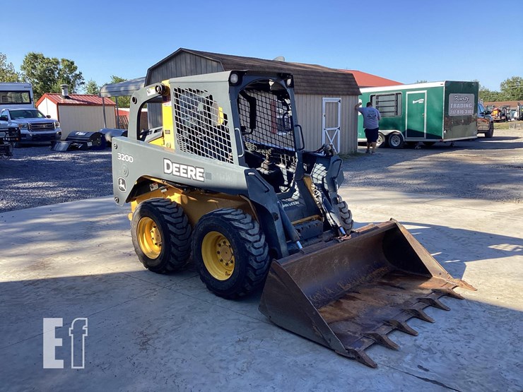 2012-deere-320d-image-12