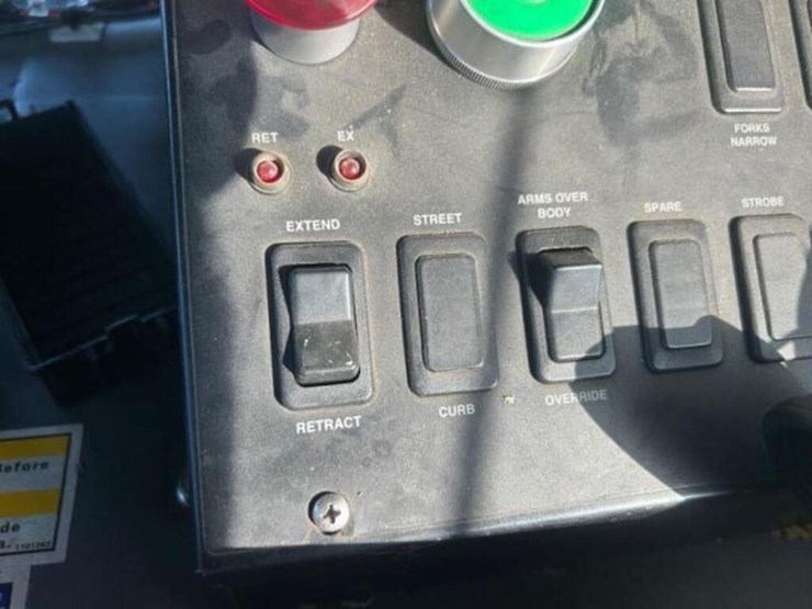 2009-peterbilt-pb320-coe-front-loading-t/a-garbage-image-25