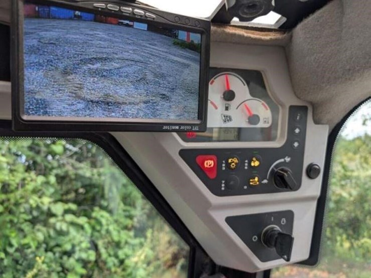 2012-jcb-135-image-14