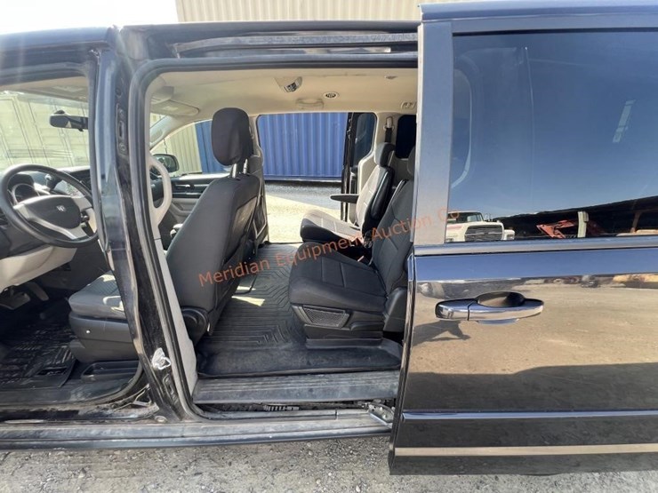 2010-dodge-grand-caravan-se-image-31