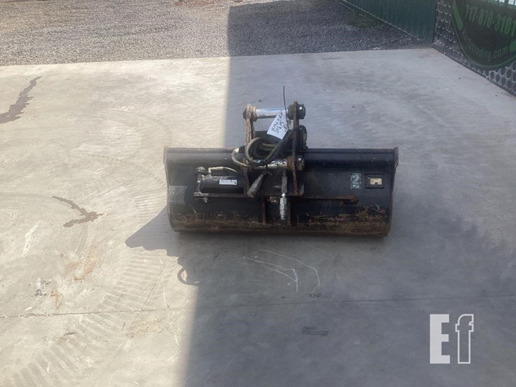 caterpillar-305-image-2