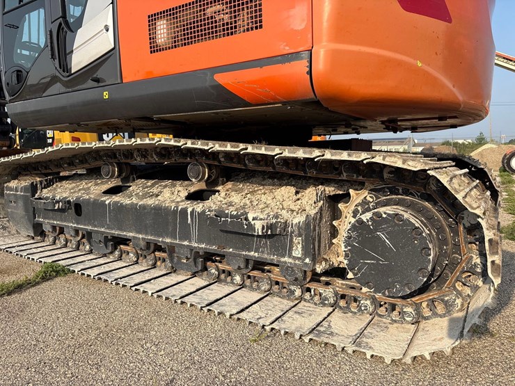 2021-hitachi-zx225usrk-image-15