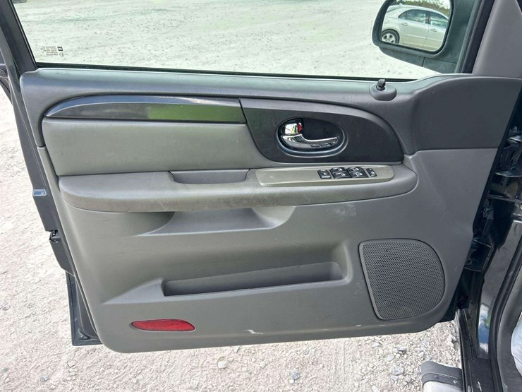 2004-gmc-envoy-image-9