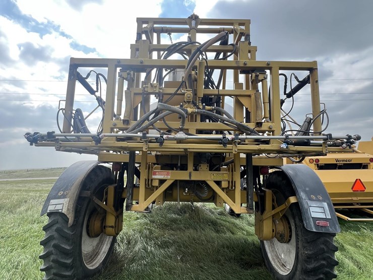 rogator-sprayer-image-9