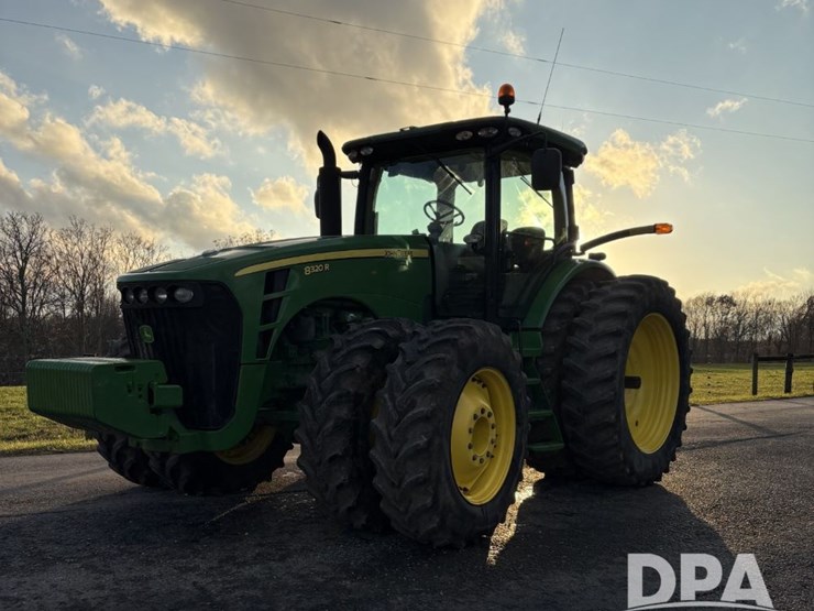 2010-john-deere-8320r-image-1