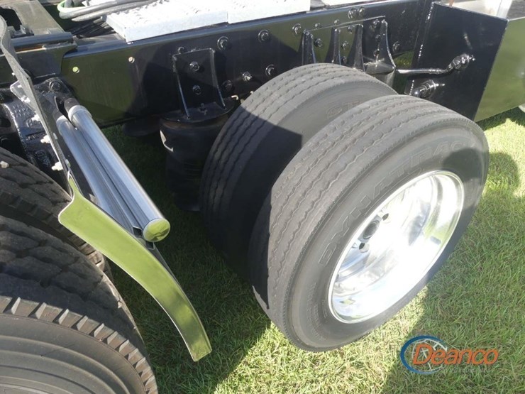 1997-peterbilt-378-image-10