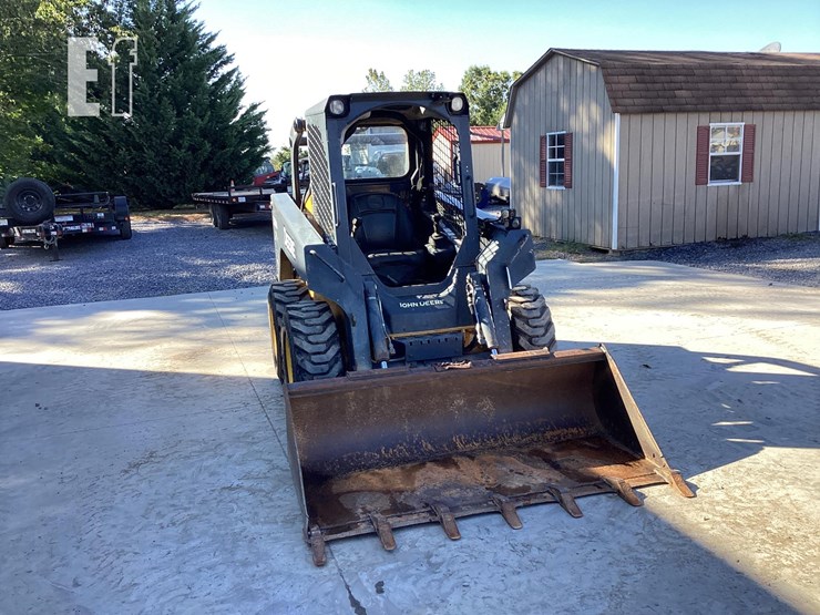 2012-deere-320d-image-14
