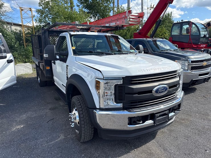 2018-ford-f550-xl-image-2
