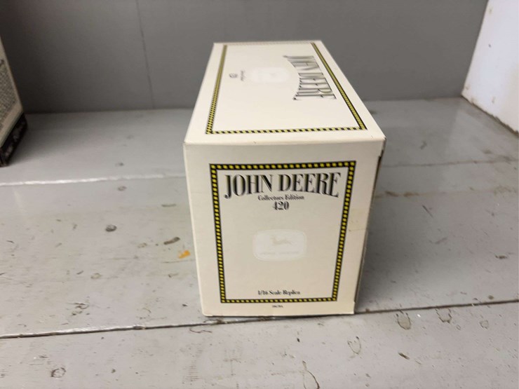 john-deere-420-image-7