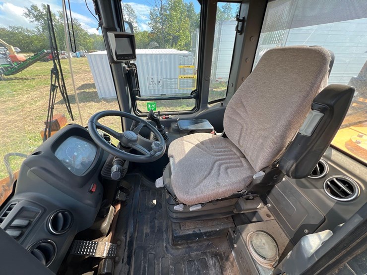 2015-hyundai-hl730-9a-image-13