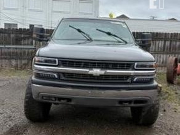2002-chevrolet-silverado-image-3