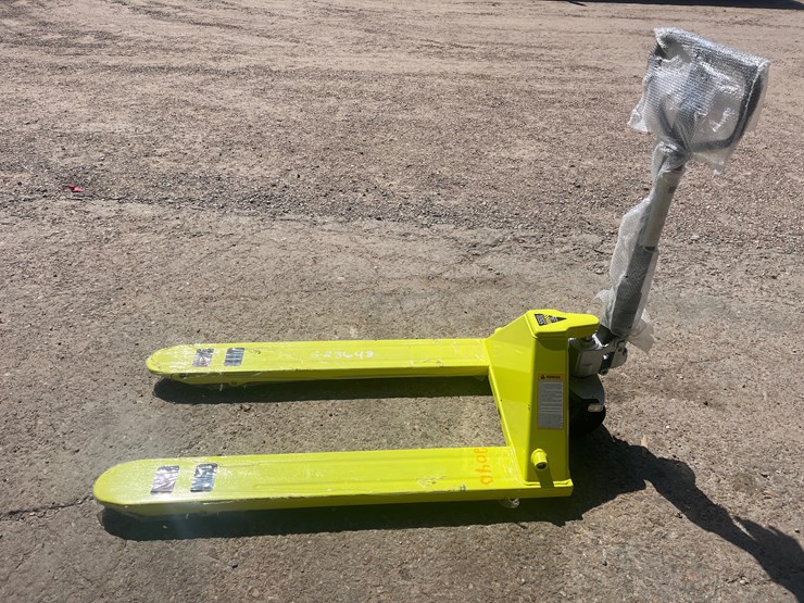 #2040-•-5500lb-pallet-jack-appears-unused-image-1