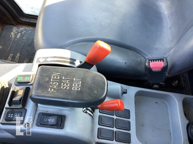 2015-bobcat-toolcat-5600-image-18