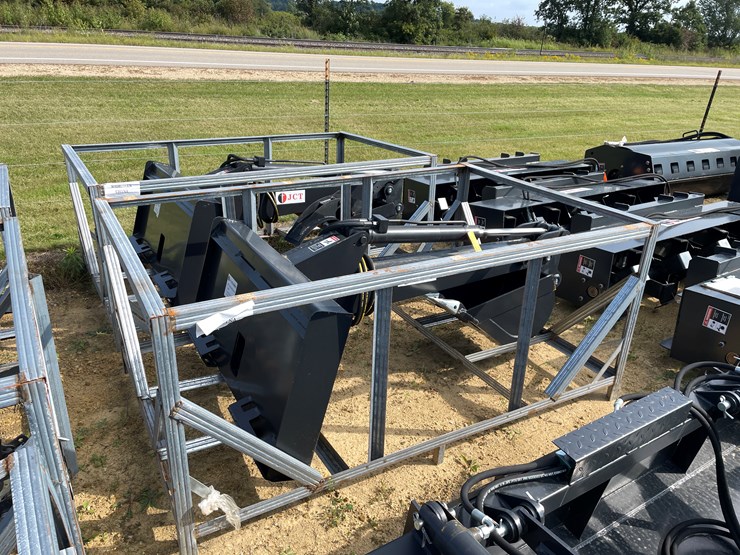 #2495-•-jct-heavy-duty-skid-steer-backhoe-arm-image-2