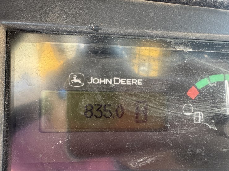 2024-deere-317g-image-17
