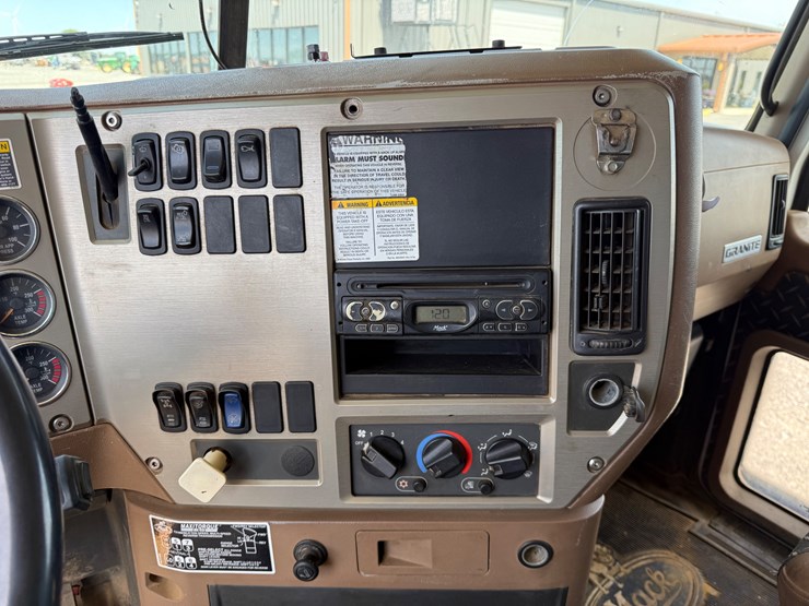 #11-•-#5197-•-2008-mack-granite-t/a-daycab-dump-truck-1m2ax04c68m003392-image-100