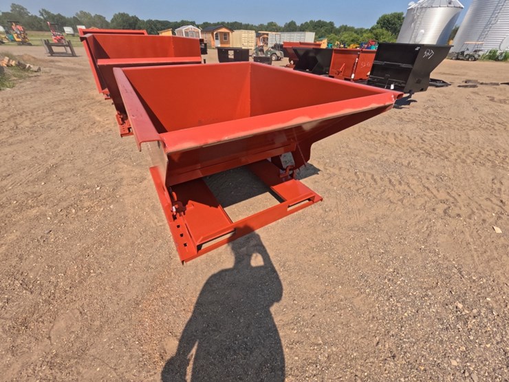 #5254-•-1.5-yard-self-dumping-hopper-image-3