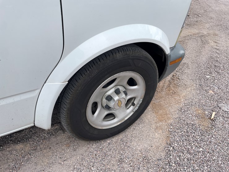 2004-chevrolet-astro-image-6
