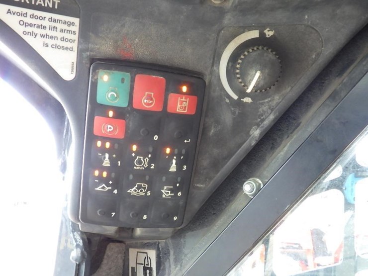 2020-deere-333g-image-22