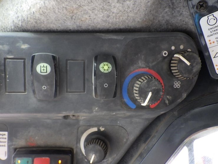 2020-deere-333g-image-23