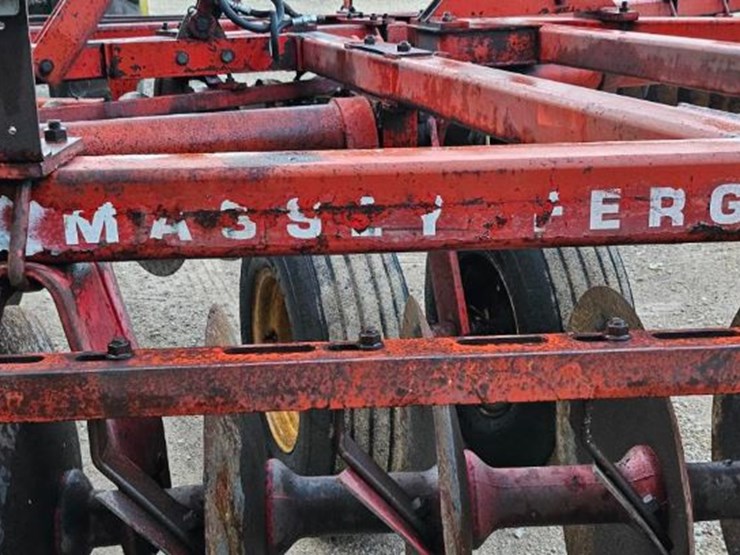 massey-ferguson-820-image-14
